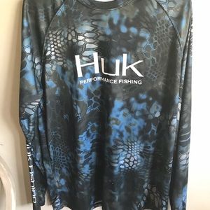 Huk Men’s Performance Fishing shirt Medium